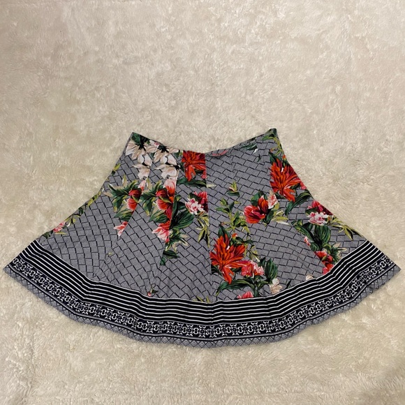 White House black market skirt women’s size 8 - Picture 2 of 8